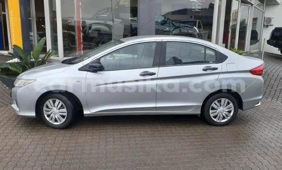 Nunua Ilio tumika Honda Ballade Fedha Gari ndani ya Beitbridge nchini Matabeleland Kusini Nunua Ilio tumika Honda Ballade Fedha Gari ndani ya Beitbridge nchini Matabeleland Kusini