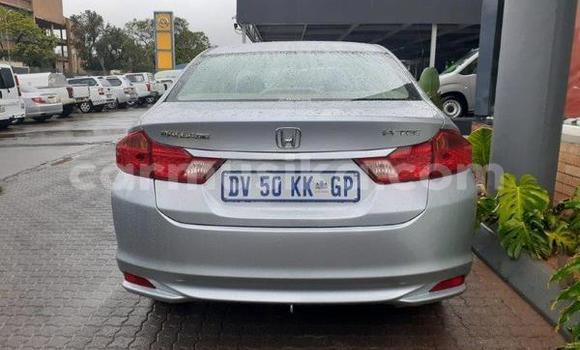 Nunua Ilio tumika Honda Ballade Fedha Gari ndani ya Beitbridge nchini Matabeleland Kusini Nunua Ilio tumika Honda Ballade Fedha Gari ndani ya Beitbridge nchini Matabeleland Kusini