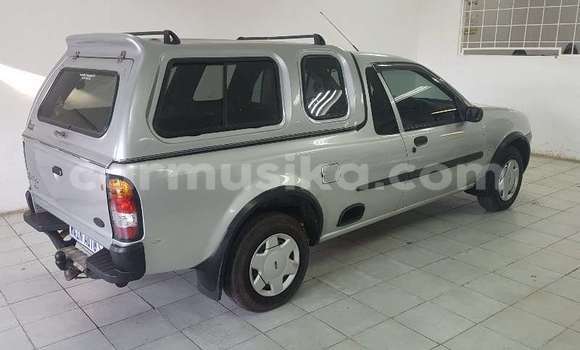 Nunua Ilio tumika Ford B-MAX Fedha Gari ndani ya Beitbridge nchini Matabeleland Kusini Nunua Ilio tumika Ford B-MAX Fedha Gari ndani ya Beitbridge nchini Matabeleland Kusini