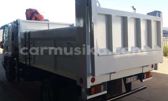 Nunua Ilio tumika Isuzu FTR 850 Nyeupe Lori ndani ya Beitbridge nchini Matabeleland Kusini Nunua Ilio tumika Isuzu FTR 850 Nyeupe Lori ndani ya Beitbridge nchini Matabeleland Kusini