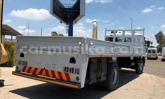 Acheter Occasion Utilitaire Nissan UD Blanc à Beitbridge, Matabeleland South Acheter Occasion Utilitaire Nissan UD Blanc à Beitbridge, Matabeleland South