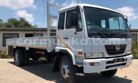 Acheter Occasion Utilitaire Nissan UD Blanc à Beitbridge, Matabeleland South Acheter Occasion Utilitaire Nissan UD Blanc à Beitbridge, Matabeleland South