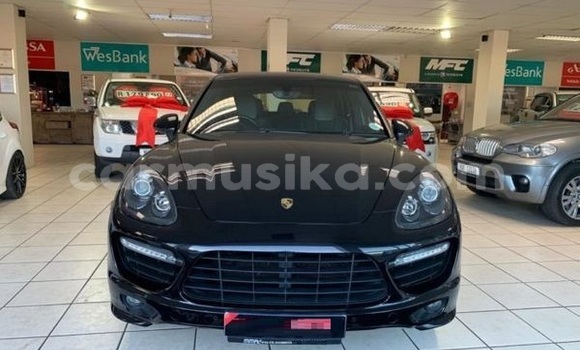 Nunua Ilio tumika Porsche Cayenne Nyeusi Gari ndani ya Beitbridge nchini Matabeleland Kusini Nunua Ilio tumika Porsche Cayenne Nyeusi Gari ndani ya Beitbridge nchini Matabeleland Kusini