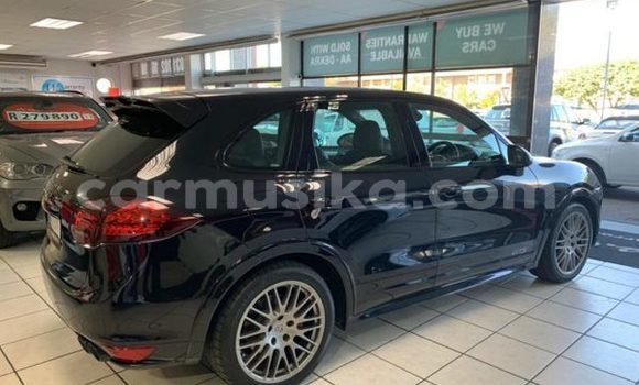 Nunua Ilio tumika Porsche Cayenne Nyeusi Gari ndani ya Beitbridge nchini Matabeleland Kusini Nunua Ilio tumika Porsche Cayenne Nyeusi Gari ndani ya Beitbridge nchini Matabeleland Kusini