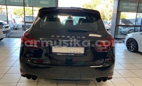 Nunua Ilio tumika Porsche Cayenne Nyeusi Gari ndani ya Beitbridge nchini Matabeleland Kusini Nunua Ilio tumika Porsche Cayenne Nyeusi Gari ndani ya Beitbridge nchini Matabeleland Kusini