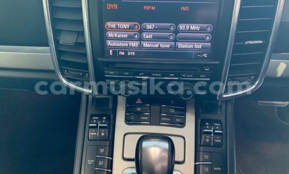 Nunua Ilio tumika Porsche Cayenne Nyeusi Gari ndani ya Beitbridge nchini Matabeleland Kusini Nunua Ilio tumika Porsche Cayenne Nyeusi Gari ndani ya Beitbridge nchini Matabeleland Kusini