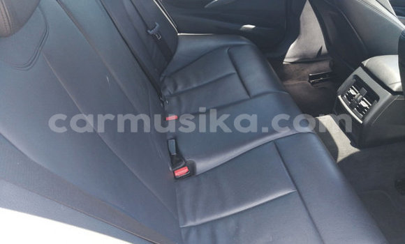 Tenga Tsaru BMW 3–Series Sirivha Mota in Beitbridge in Matabeleland South Tenga Tsaru BMW 3–Series Sirivha Mota in Beitbridge in Matabeleland South