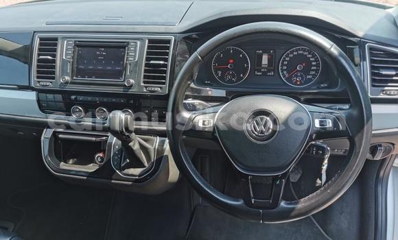 Acheter Occasion Voiture Volkswagen Caravelle Gris à Beitbridge, Matabeleland South Acheter Occasion Voiture Volkswagen Caravelle Gris à Beitbridge, Matabeleland South