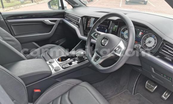 Acheter Occasion Voiture Volkswagen Caravelle Blanc à Beitbridge, Matabeleland South Acheter Occasion Voiture Volkswagen Caravelle Blanc à Beitbridge, Matabeleland South