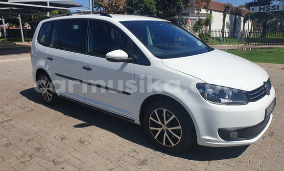 Buy Used Volkswagen Touran White Car in Beitbridge in Matabeleland South Buy Used Volkswagen Touran White Car in Beitbridge in Matabeleland South