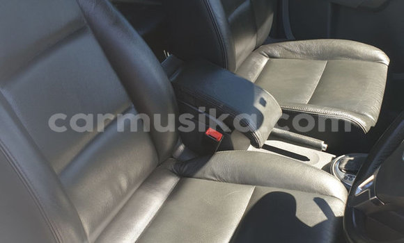 Buy Used Volkswagen Touran White Car in Beitbridge in Matabeleland South Buy Used Volkswagen Touran White Car in Beitbridge in Matabeleland South