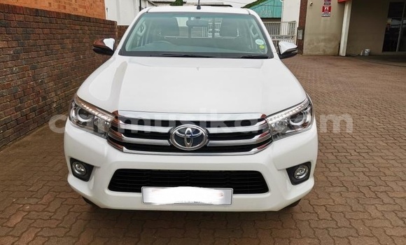 Nunua Ilio tumika Toyota Hilux Nyeupe Gari ndani ya Beitbridge nchini Matabeleland Kusini Nunua Ilio tumika Toyota Hilux Nyeupe Gari ndani ya Beitbridge nchini Matabeleland Kusini