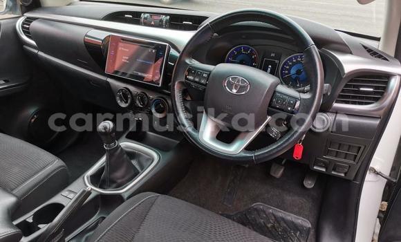 Nunua Ilio tumika Toyota Hilux Nyeupe Gari ndani ya Beitbridge nchini Matabeleland Kusini Nunua Ilio tumika Toyota Hilux Nyeupe Gari ndani ya Beitbridge nchini Matabeleland Kusini