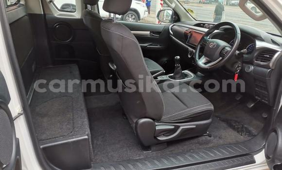 Nunua Ilio tumika Toyota Hilux Nyeupe Gari ndani ya Beitbridge nchini Matabeleland Kusini Nunua Ilio tumika Toyota Hilux Nyeupe Gari ndani ya Beitbridge nchini Matabeleland Kusini