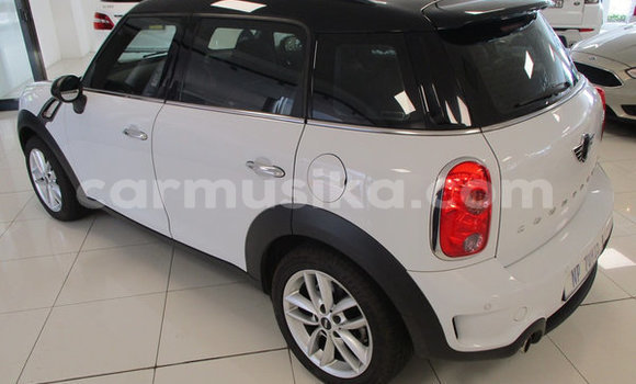 Acheter Occasion Voiture MINI Countryman Blanc à Beitbridge, Matabeleland South Acheter Occasion Voiture MINI Countryman Blanc à Beitbridge, Matabeleland South