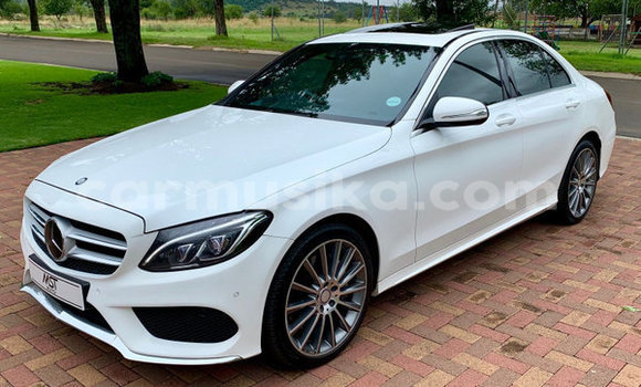 Tenga Tsaru Mercedes‒Benz C–Class Chena Mota in Beitbridge in Matabeleland South Tenga Tsaru Mercedes‒Benz C–Class Chena Mota in Beitbridge in Matabeleland South