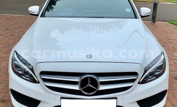 Tenga Tsaru Mercedes‒Benz C–Class Chena Mota in Beitbridge in Matabeleland South Tenga Tsaru Mercedes‒Benz C–Class Chena Mota in Beitbridge in Matabeleland South
