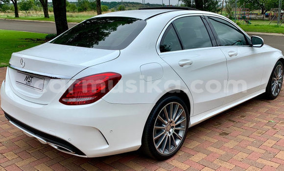 Tenga Tsaru Mercedes‒Benz C–Class Chena Mota in Beitbridge in Matabeleland South Tenga Tsaru Mercedes‒Benz C–Class Chena Mota in Beitbridge in Matabeleland South