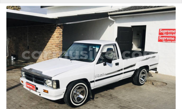 Acheter Occasion Voiture Toyota Hilux Blanc à Beitbridge, Matabeleland South Acheter Occasion Voiture Toyota Hilux Blanc à Beitbridge, Matabeleland South