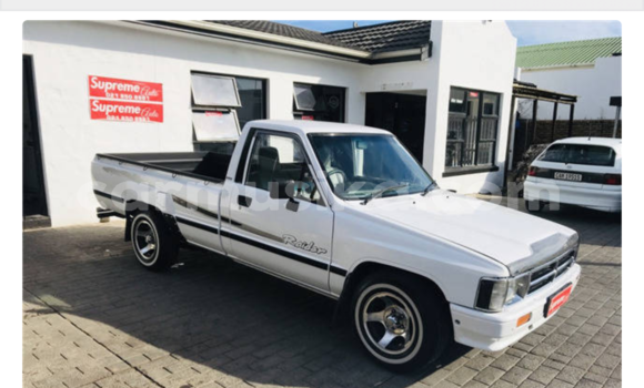 Acheter Occasion Voiture Toyota Hilux Blanc à Beitbridge, Matabeleland South Acheter Occasion Voiture Toyota Hilux Blanc à Beitbridge, Matabeleland South