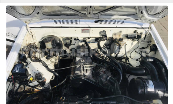 Acheter Occasion Voiture Toyota Hilux Blanc à Beitbridge, Matabeleland South Acheter Occasion Voiture Toyota Hilux Blanc à Beitbridge, Matabeleland South