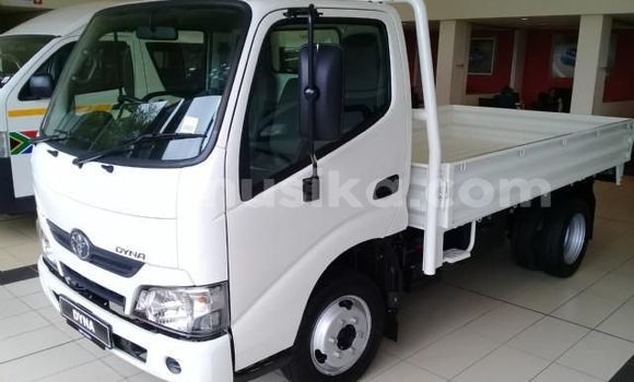 Acheter Occasion Utilitaire Toyota Dyna Blanc à Beitbridge, Matabeleland South Acheter Occasion Utilitaire Toyota Dyna Blanc à Beitbridge, Matabeleland South