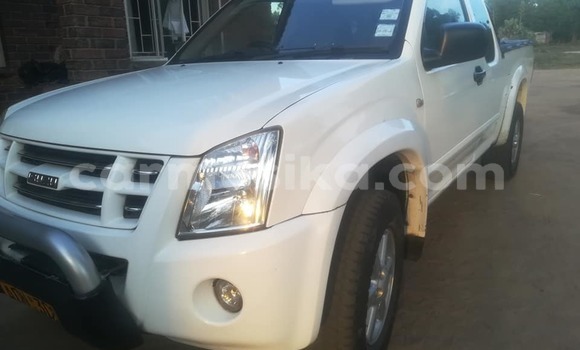 Nunua Ilio tumika Isuzu KB Nyeupe Gari ndani ya Harare nchini Harare