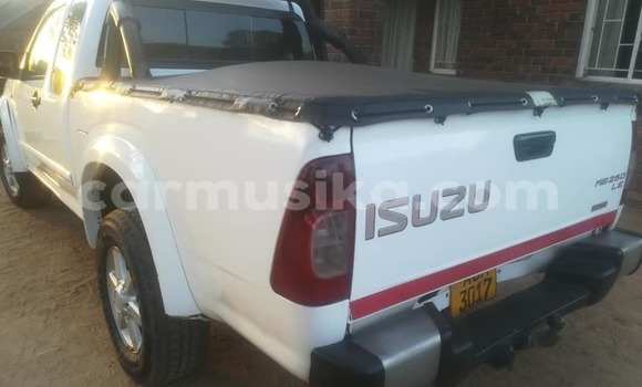 Acheter Occasion Voiture Isuzu KB Blanc à Harare, Harare Acheter Occasion Voiture Isuzu KB Blanc à Harare, Harare