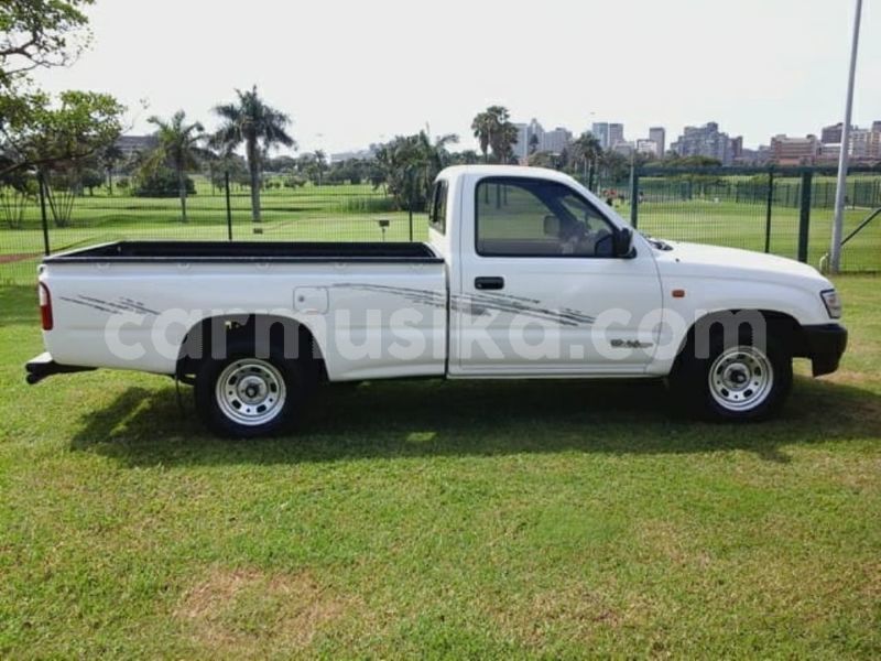 Big with watermark toyota hilux matabeleland south beitbridge 11435