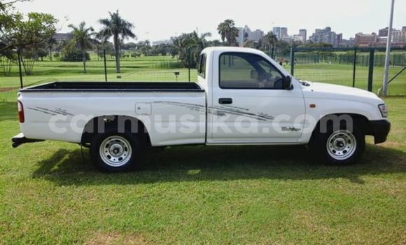 Acheter Occasion Voiture Toyota Hilux Blanc à Beitbridge, Matabeleland South Acheter Occasion Voiture Toyota Hilux Blanc à Beitbridge, Matabeleland South