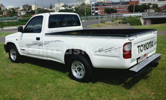 Acheter Occasion Voiture Toyota Hilux Blanc à Beitbridge, Matabeleland South Acheter Occasion Voiture Toyota Hilux Blanc à Beitbridge, Matabeleland South