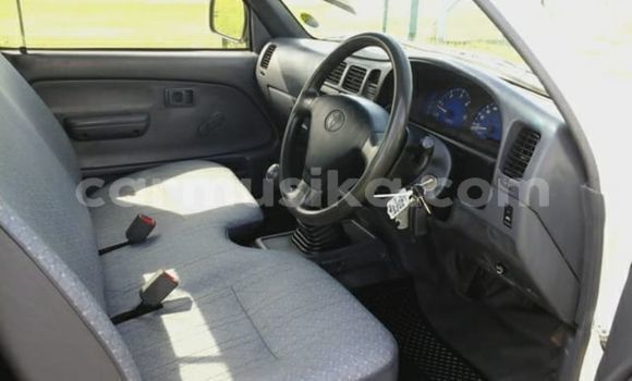 Acheter Occasion Voiture Toyota Hilux Blanc à Beitbridge, Matabeleland South Acheter Occasion Voiture Toyota Hilux Blanc à Beitbridge, Matabeleland South