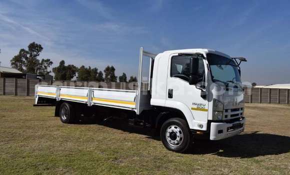 Acheter Occasion Voiture Isuzu Stylus Blanc à Beitbridge, Matabeleland South Acheter Occasion Voiture Isuzu Stylus Blanc à Beitbridge, Matabeleland South