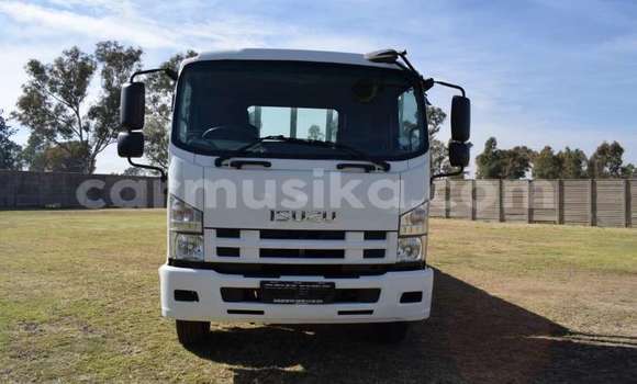Acheter Occasion Voiture Isuzu Stylus Blanc à Beitbridge, Matabeleland South Acheter Occasion Voiture Isuzu Stylus Blanc à Beitbridge, Matabeleland South
