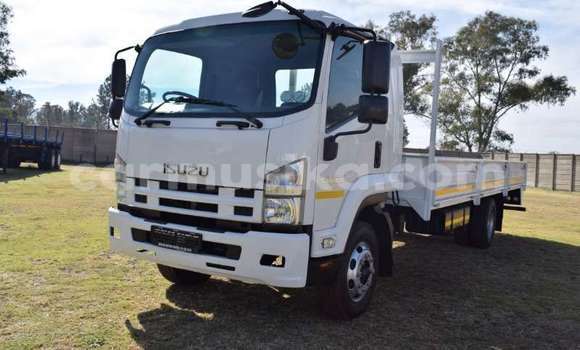 Acheter Occasion Voiture Isuzu Stylus Blanc à Beitbridge, Matabeleland South Acheter Occasion Voiture Isuzu Stylus Blanc à Beitbridge, Matabeleland South