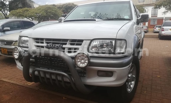 Nunua Ilio tumika Isuzu KB Nyeupe Gari ndani ya Harare nchini Harare