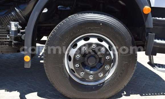 Tenga Tsaru Mercedes‒Benz 190 Chena Mota in Beitbridge in Matabeleland South Tenga Tsaru Mercedes‒Benz 190 Chena Mota in Beitbridge in Matabeleland South