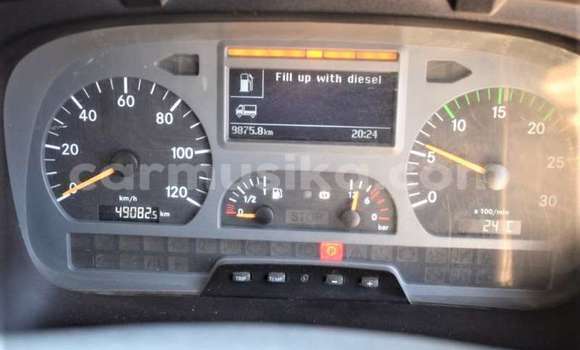 Tenga Tsaru Mercedes‒Benz 190 Chena Mota in Beitbridge in Matabeleland South Tenga Tsaru Mercedes‒Benz 190 Chena Mota in Beitbridge in Matabeleland South