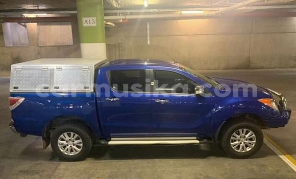 Nunua Ilio tumika Mazda BT-50 Bluu Gari ndani ya Beitbridge nchini Matabeleland Kusini Nunua Ilio tumika Mazda BT-50 Bluu Gari ndani ya Beitbridge nchini Matabeleland Kusini