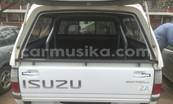 Acheter Occasion Voiture Isuzu KB Blanc à Harare, Harare Acheter Occasion Voiture Isuzu KB Blanc à Harare, Harare