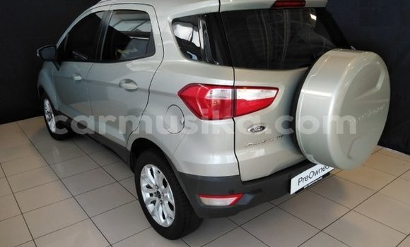 Tenga Tsaru Ford Escort Zvimwe Mota in Beitbridge in Matabeleland South Tenga Tsaru Ford Escort Zvimwe Mota in Beitbridge in Matabeleland South