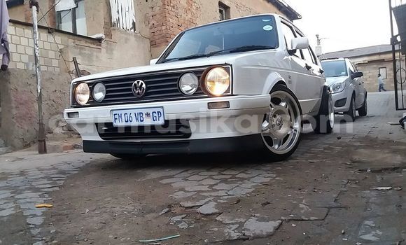 Acheter Occasion Voiture Volkswagen Golf Blanc à Beitbridge, Matabeleland South Acheter Occasion Voiture Volkswagen Golf Blanc à Beitbridge, Matabeleland South