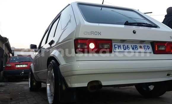 Acheter Occasion Voiture Volkswagen Golf Blanc à Beitbridge, Matabeleland South Acheter Occasion Voiture Volkswagen Golf Blanc à Beitbridge, Matabeleland South