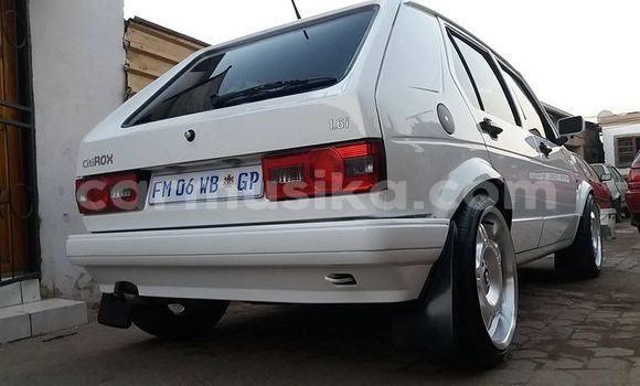 Acheter Occasion Voiture Volkswagen Golf Blanc à Beitbridge, Matabeleland South Acheter Occasion Voiture Volkswagen Golf Blanc à Beitbridge, Matabeleland South