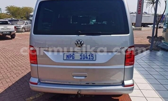 Tenga Tsaru Volkswagen Caravelle Sirivha Mota in Beitbridge in Matabeleland South Tenga Tsaru Volkswagen Caravelle Sirivha Mota in Beitbridge in Matabeleland South