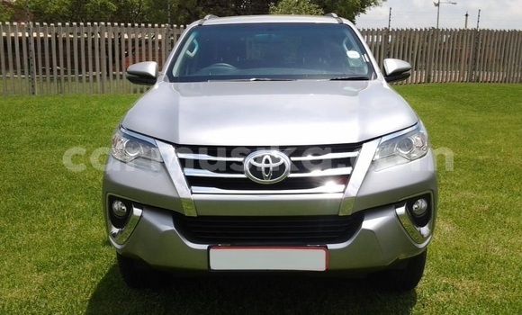 Nunua Ilio tumika Toyota Fortuner Fedha Gari ndani ya Bindura nchini Mashonaland Central Nunua Ilio tumika Toyota Fortuner Fedha Gari ndani ya Bindura nchini Mashonaland Central