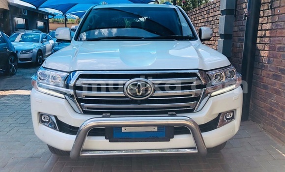 Acheter Occasion Voiture Toyota Land Cruiser Prado Blanc à Beitbridge, Matabeleland South Acheter Occasion Voiture Toyota Land Cruiser Prado Blanc à Beitbridge, Matabeleland South