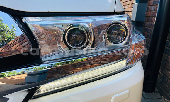 Acheter Occasion Voiture Toyota Land Cruiser Prado Blanc à Beitbridge, Matabeleland South Acheter Occasion Voiture Toyota Land Cruiser Prado Blanc à Beitbridge, Matabeleland South