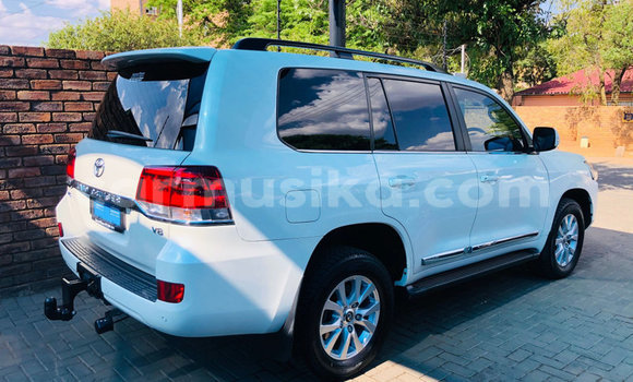Acheter Occasion Voiture Toyota Land Cruiser Prado Blanc à Beitbridge, Matabeleland South Acheter Occasion Voiture Toyota Land Cruiser Prado Blanc à Beitbridge, Matabeleland South
