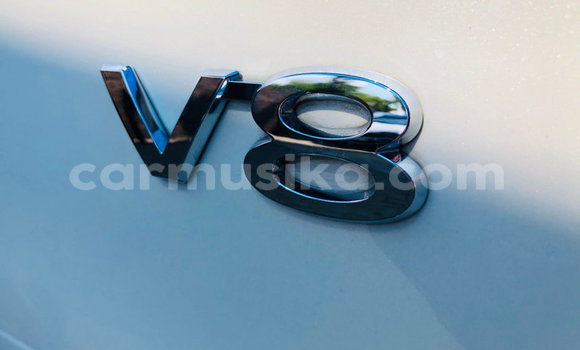 Acheter Occasion Voiture Toyota Land Cruiser Prado Blanc à Beitbridge, Matabeleland South Acheter Occasion Voiture Toyota Land Cruiser Prado Blanc à Beitbridge, Matabeleland South